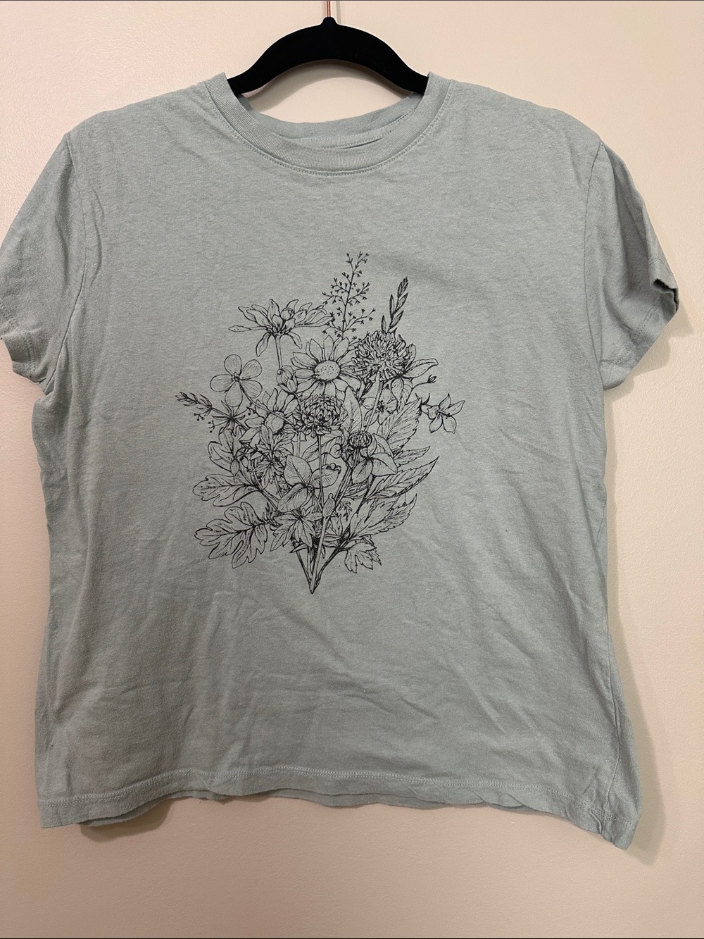 Short-Sleeve Sage Tee with Black Floral Sketch